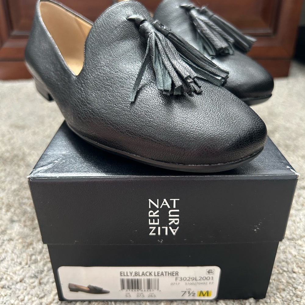 Naturalizer Black Leather Tassel Loafers